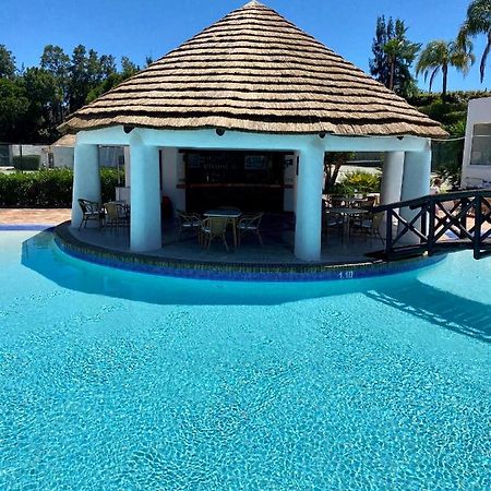 Beautiful Apartment For Rent In Quinta Do Lago With Excellent Resort Facilities Close To Lake And Beach. エクステリア 写真