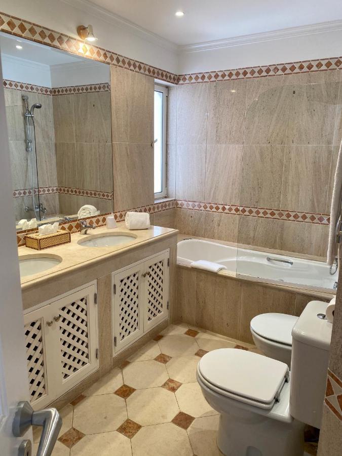 Beautiful Apartment For Rent In Quinta Do Lago With Excellent Resort Facilities Close To Lake And Beach. エクステリア 写真