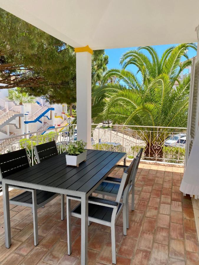 Beautiful Apartment For Rent In Quinta Do Lago With Excellent Resort Facilities Close To Lake And Beach. エクステリア 写真