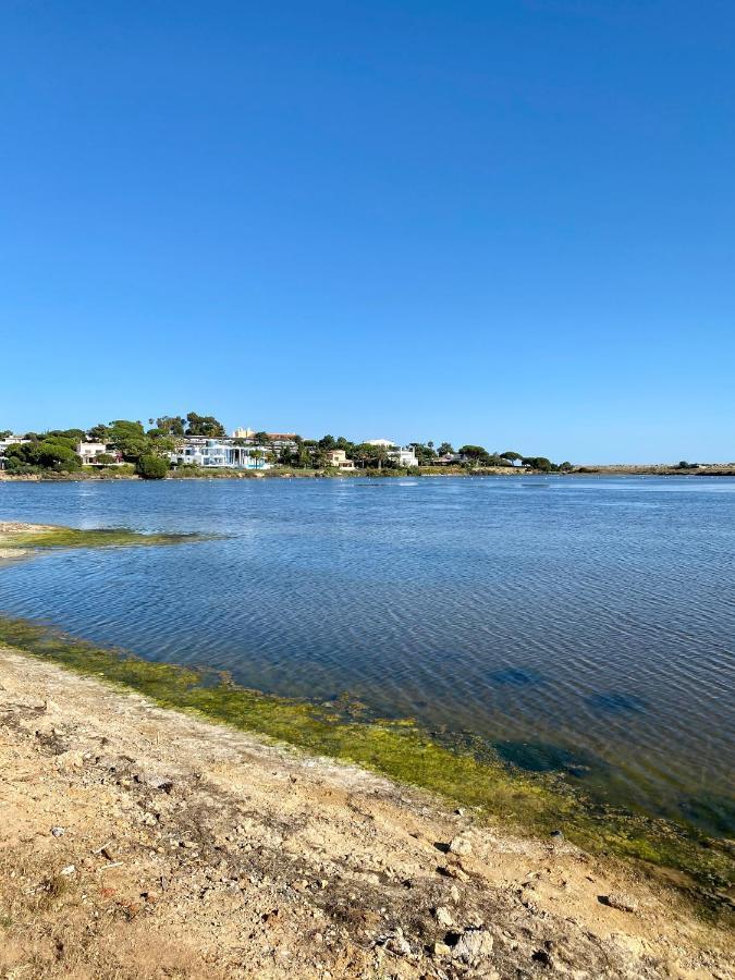 Beautiful Apartment For Rent In Quinta Do Lago With Excellent Resort Facilities Close To Lake And Beach. エクステリア 写真