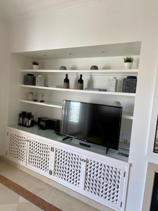 Beautiful Apartment For Rent In Quinta Do Lago With Excellent Resort Facilities Close To Lake And Beach. エクステリア 写真