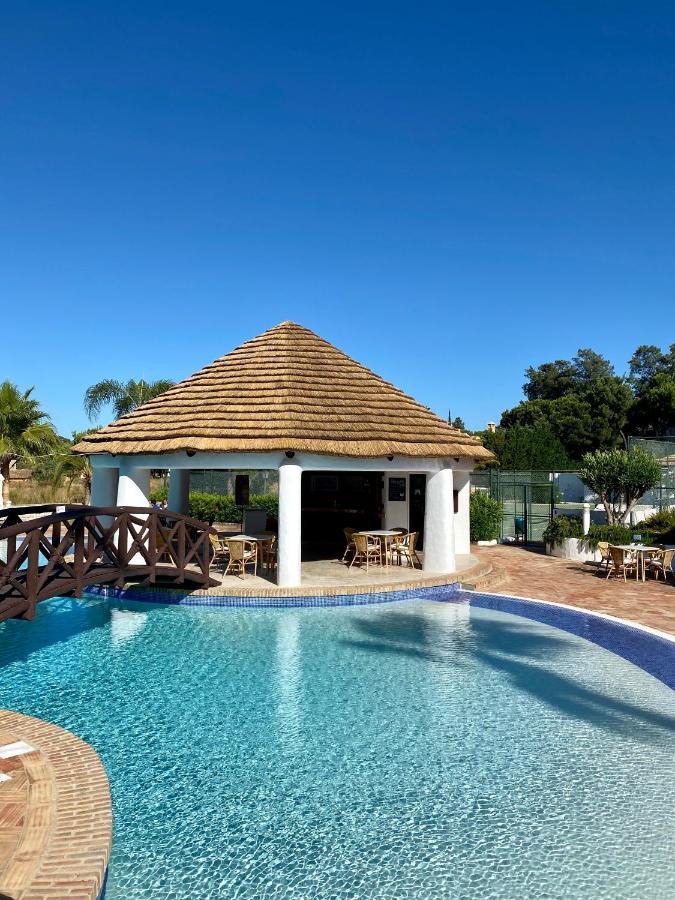 Beautiful Apartment For Rent In Quinta Do Lago With Excellent Resort Facilities Close To Lake And Beach. エクステリア 写真